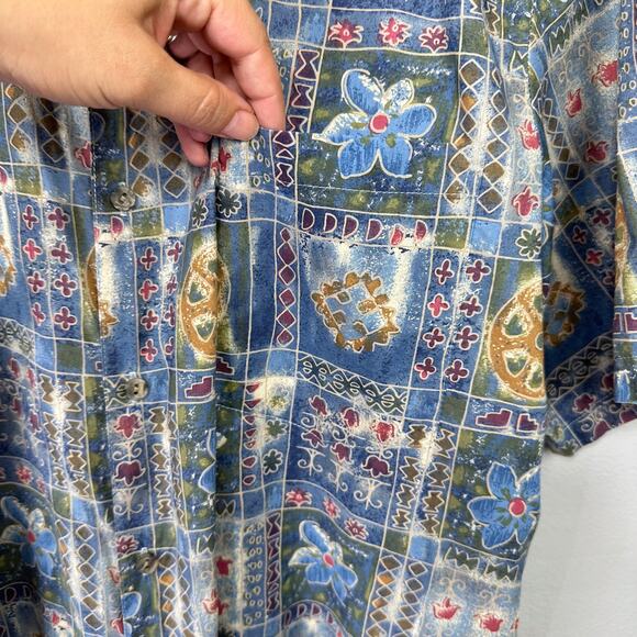 Vintage Tori Richard Hawaiian Print Button‎ Up Shirt Size XL Blue Floral Batik - Picture 4 of 10